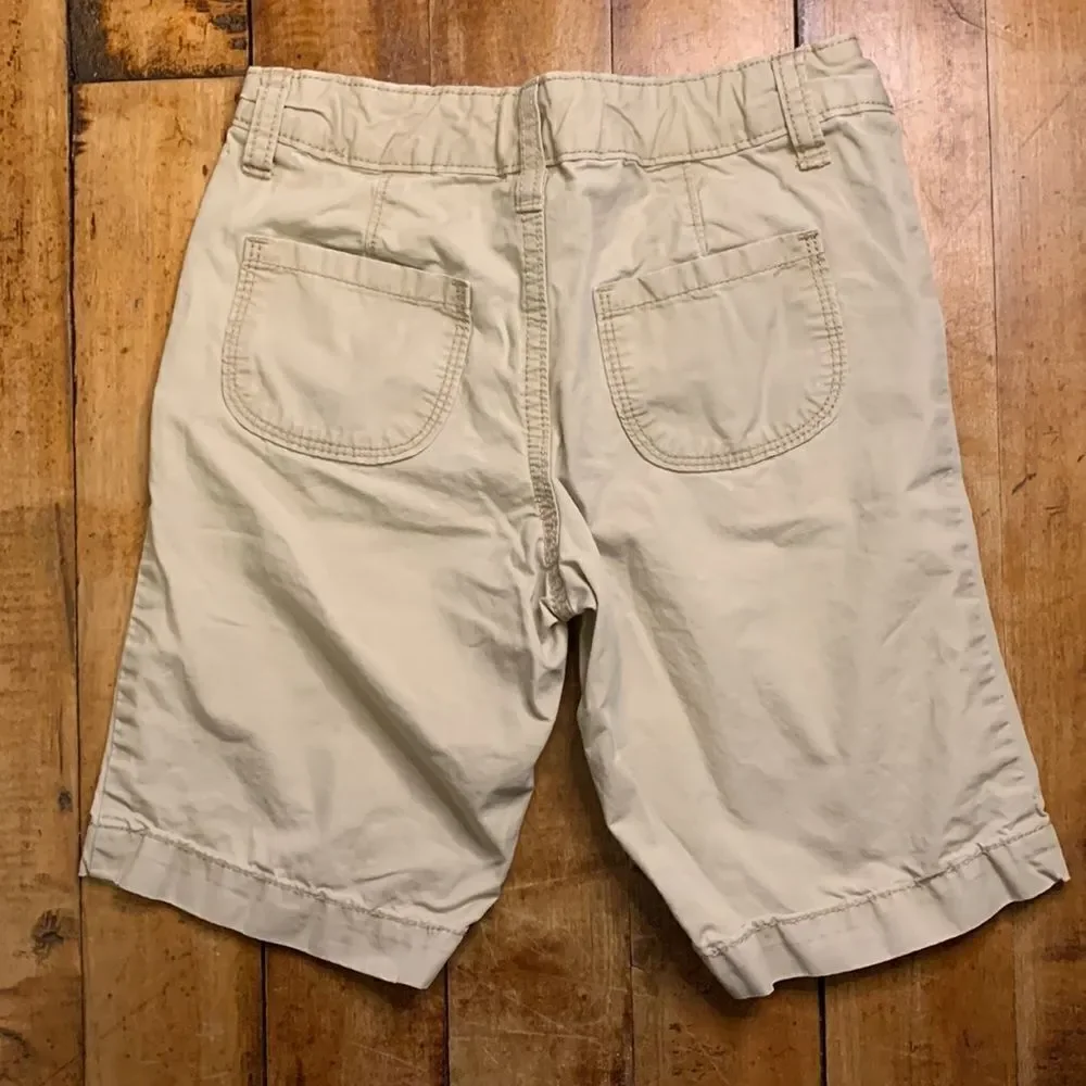Old Navy Bermuda shorts size 8 khaki shorts cotton summer beach vacation
